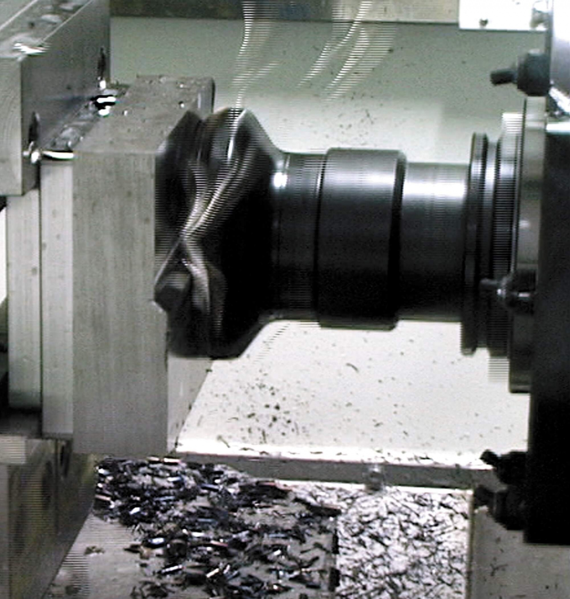 phát triển trục chính truyền động răng